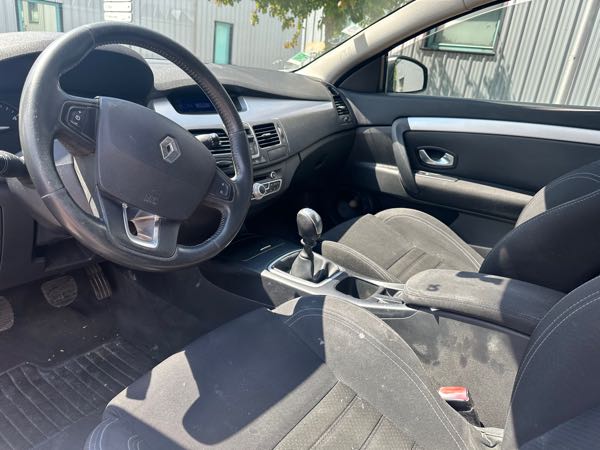 Renault Laguna III (2) COUPE 2.0 DCI 150 ENERGY INTENS