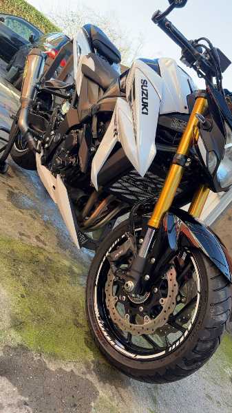 SUZUKI GSX S A2