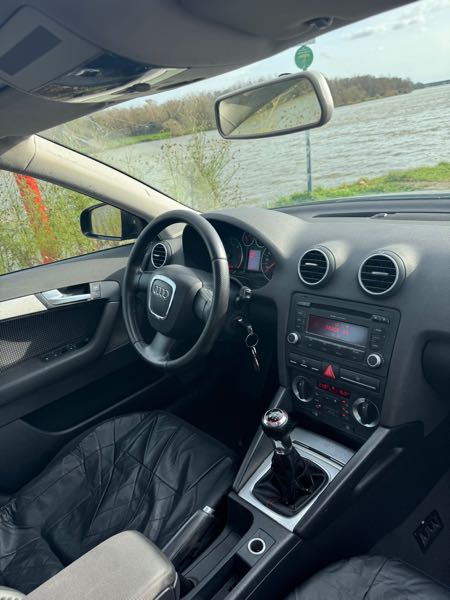 Audi A3 II (2) SPORTBACK 2.0 TDI 140 ATTRACTION
