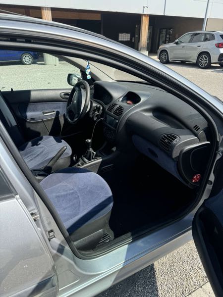 Peugeot 206 (2) 1.4 75 GENERATION 5P