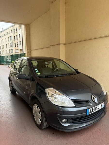 Renault Clio IV 1.2 16V 75 AUTHENTIQUE