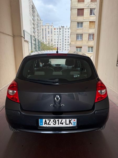 Renault Clio IV 1.2 16V 75 AUTHENTIQUE