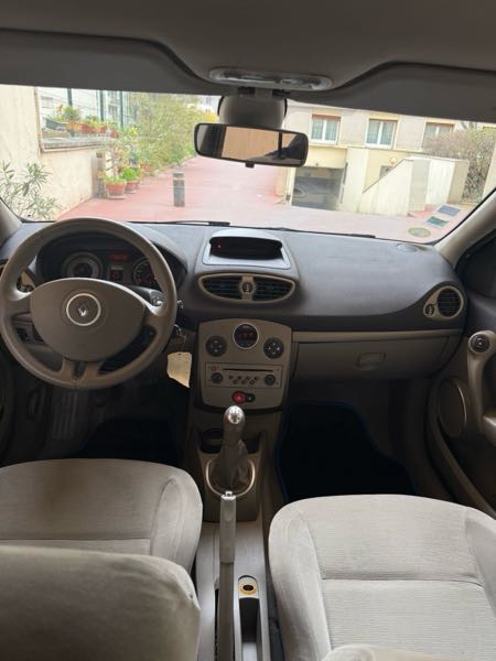 Renault Clio IV 1.2 16V 75 AUTHENTIQUE