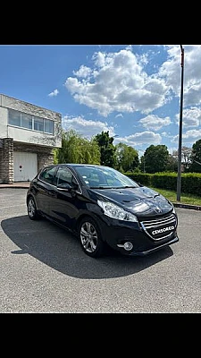 Peugeot 208 1.6 E-HDI FAP 92 ALLURE 5P