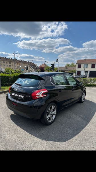 Peugeot 208 1.6 E-HDI FAP 92 ALLURE 5P