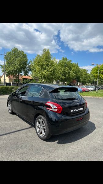 Peugeot 208 1.6 E-HDI FAP 92 ALLURE 5P
