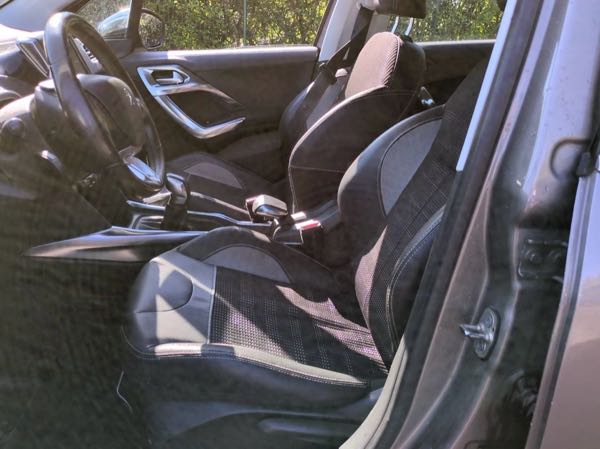 Peugeot 2008 (2) 1.2 PURETECH 82 ACTIVE BUSINESS