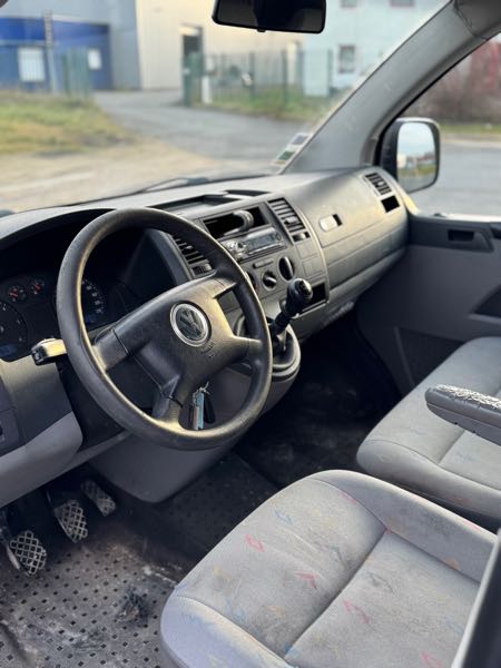 Volkswagen Transporter COMBI COURT 2.5 TDI 130 9PL