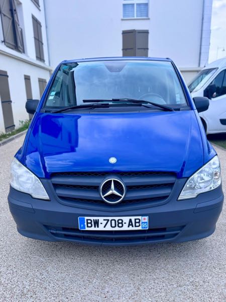 Mercedes-Benz Vito (2) 113 CDI COMPACT 2T8 BVA