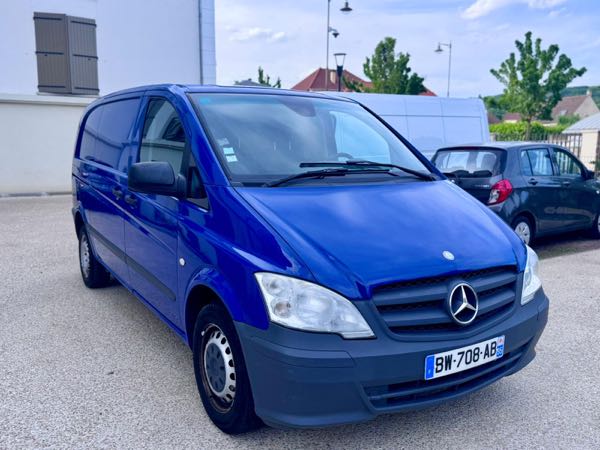 Mercedes-Benz Vito (2) 113 CDI COMPACT 2T8 BVA