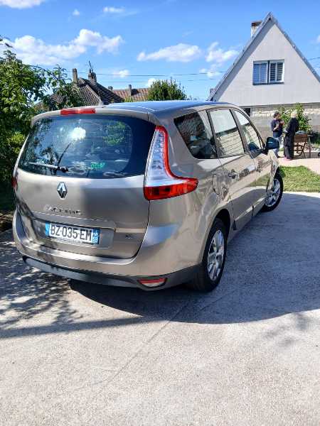 Renault Grand Scenic III (3) 1.6 DCI 130 ENERGY INITIALE 7PL ECO2