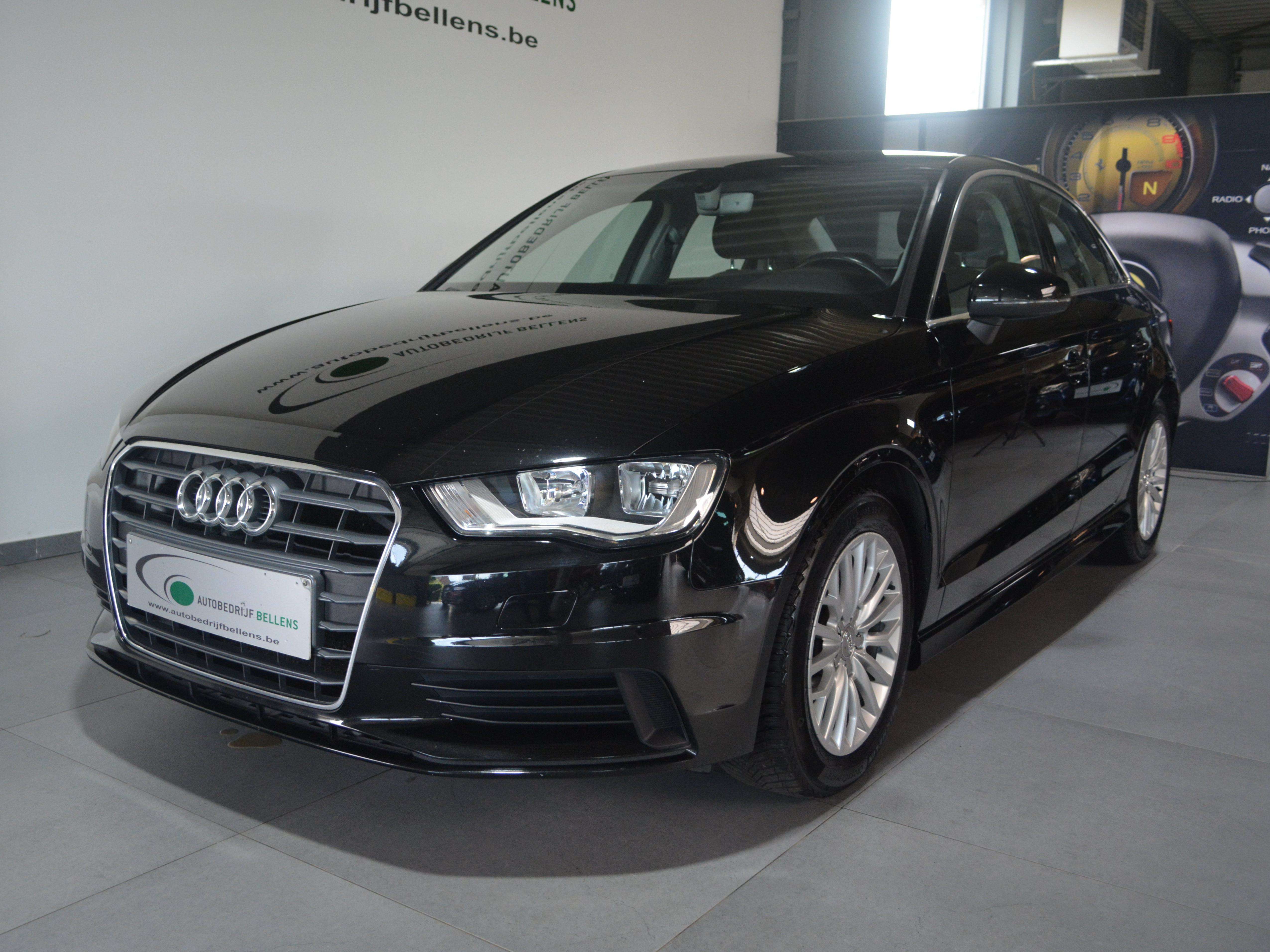 Audi A3 1.6 TDi LIMOUSINE  / NAVI