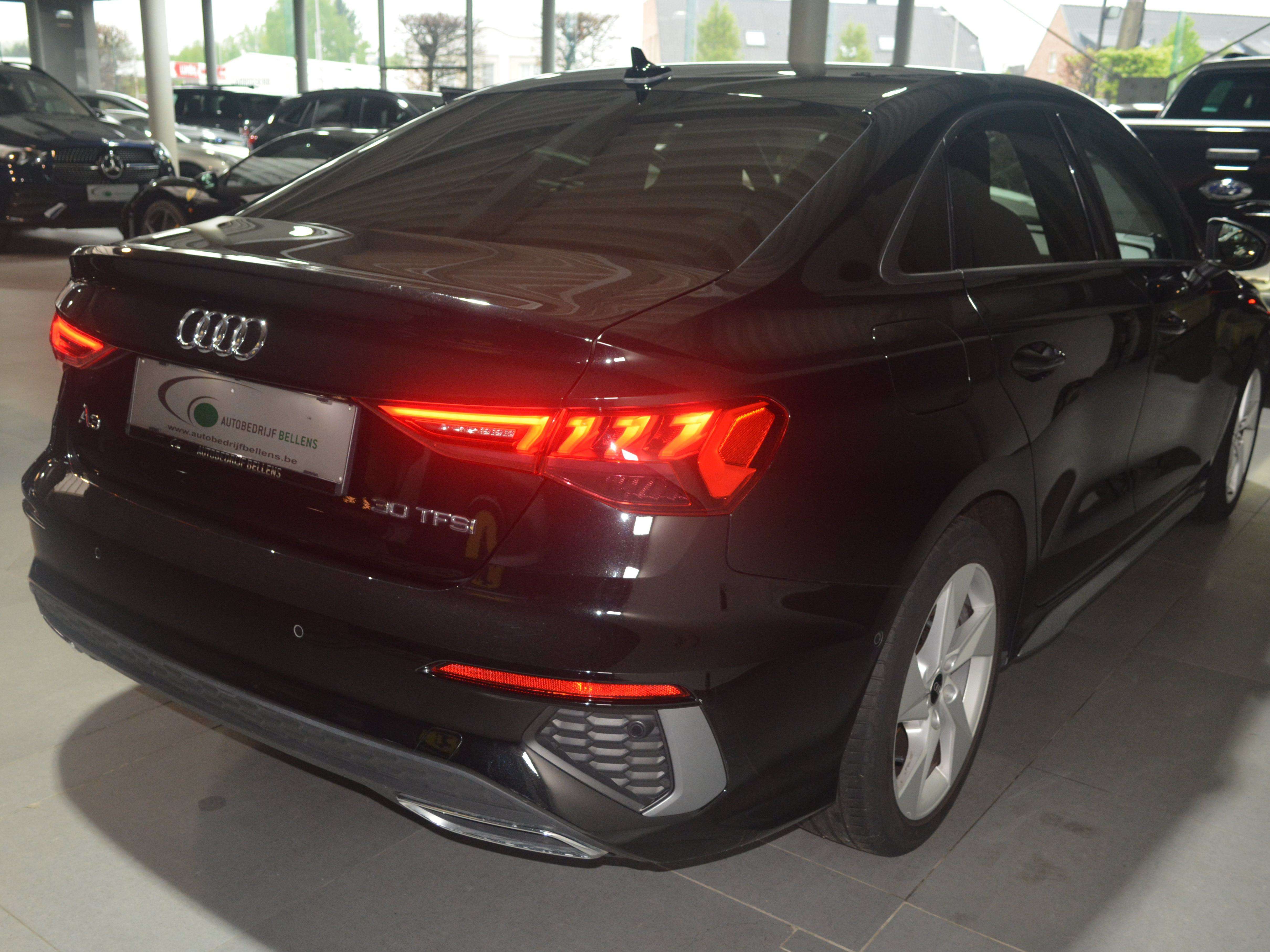 Audi A3 30 TFSI S line LIMOUSINE / LEDER / NAVI VIRITUAL