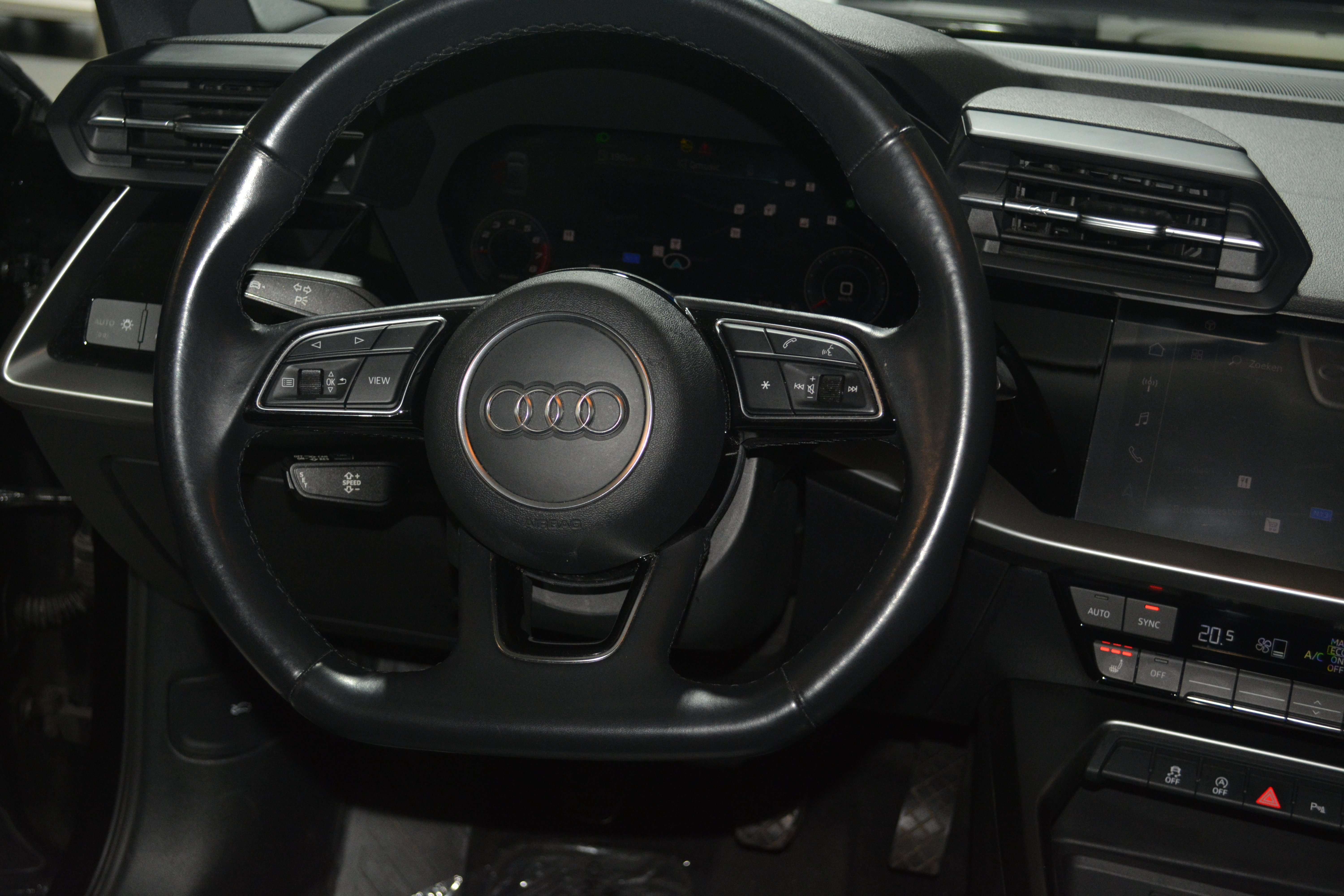 Audi A3 30 TFSI S line LIMOUSINE / LEDER / NAVI VIRITUAL