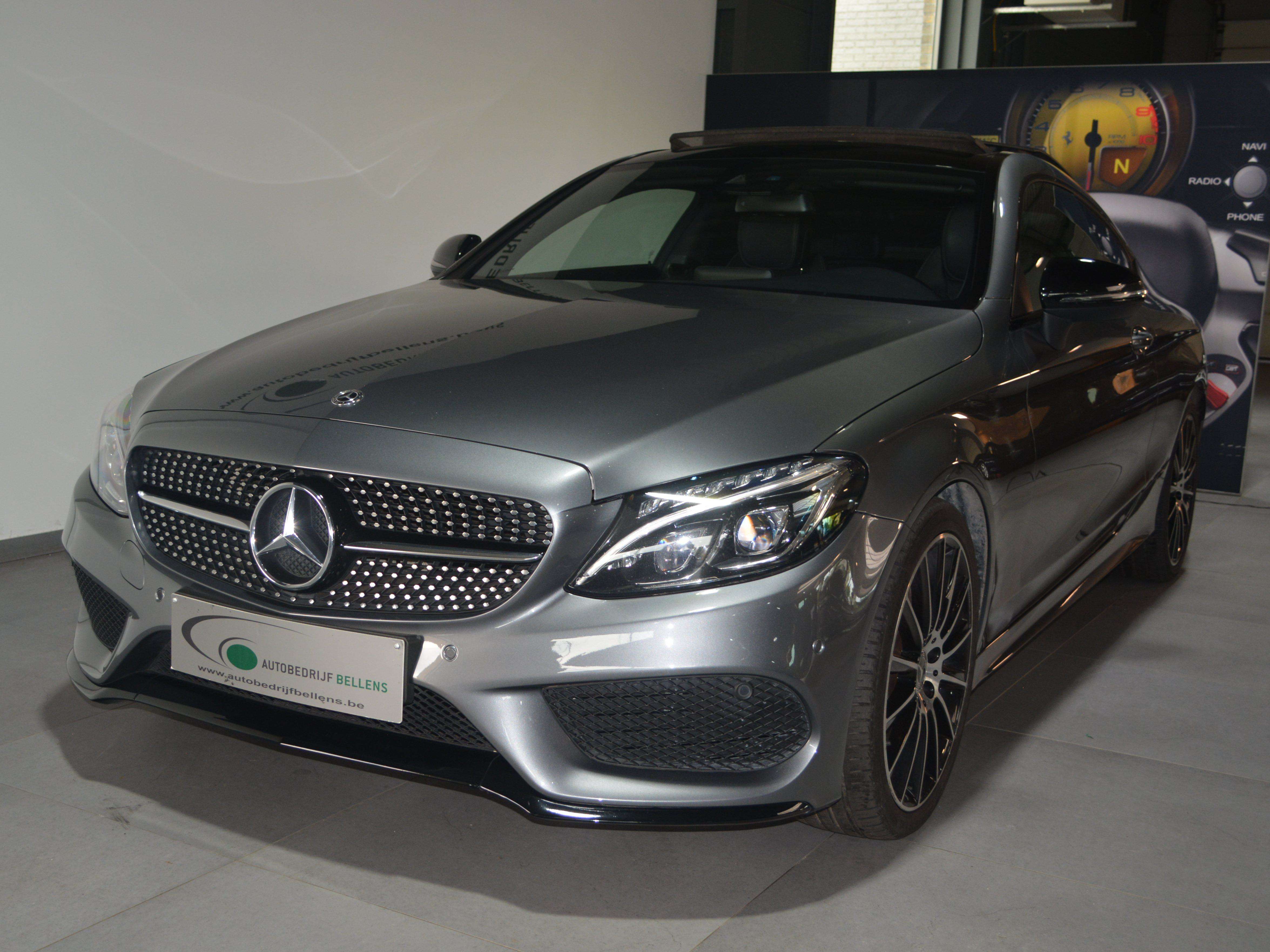 Mercedes-Benz C 200 2.0L COUPE AMG LINE / PANO / LEDER / NAVI + CAMERA