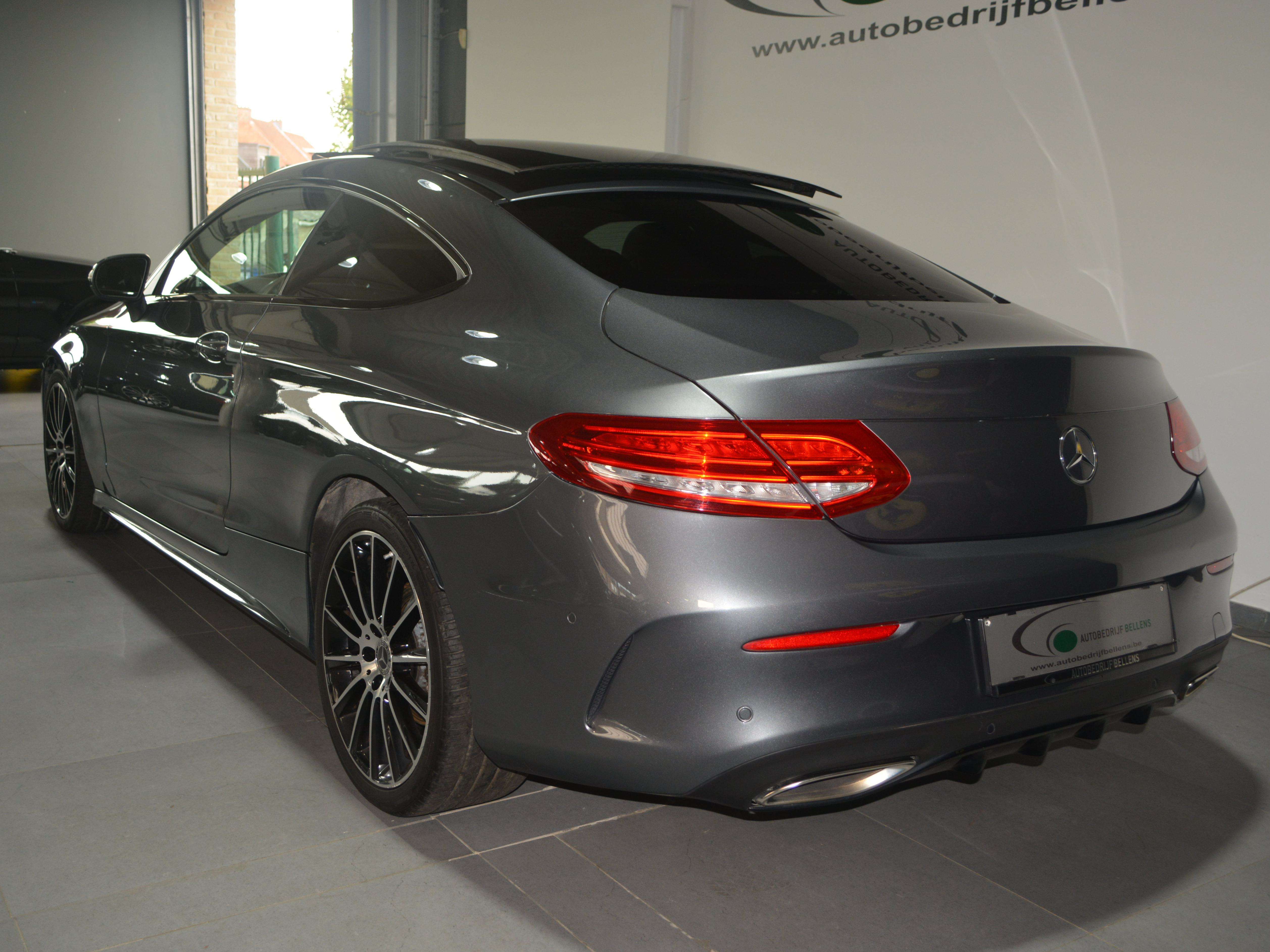 Mercedes-Benz C 200 2.0L COUPE AMG LINE / PANO / LEDER / NAVI + CAMERA