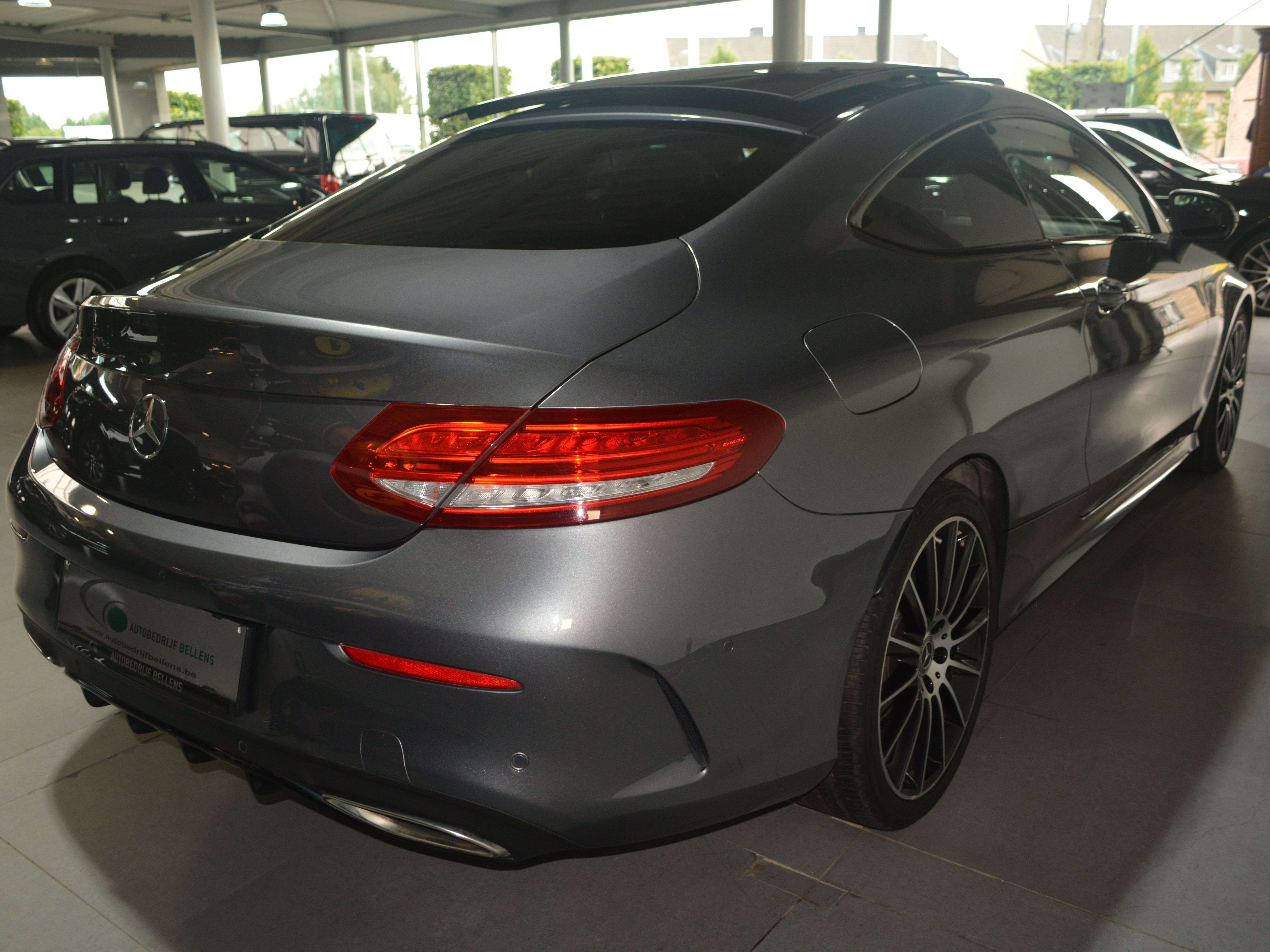 Mercedes-Benz C 200 2.0L COUPE AMG LINE / PANO / LEDER / NAVI + CAMERA