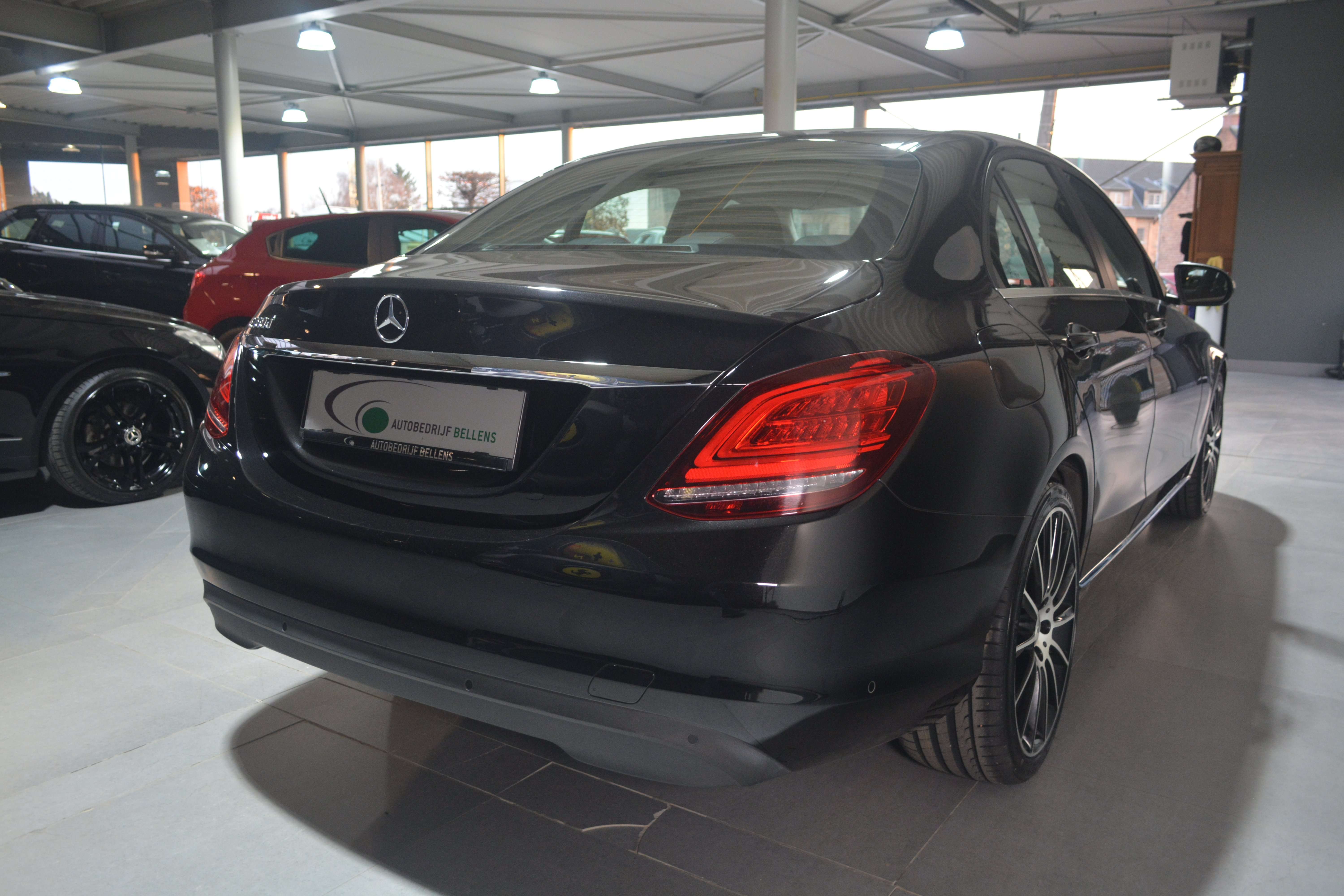 Mercedes-Benz C 180 d Business Solution LEDER / NAVI + CAM / 19" AMG