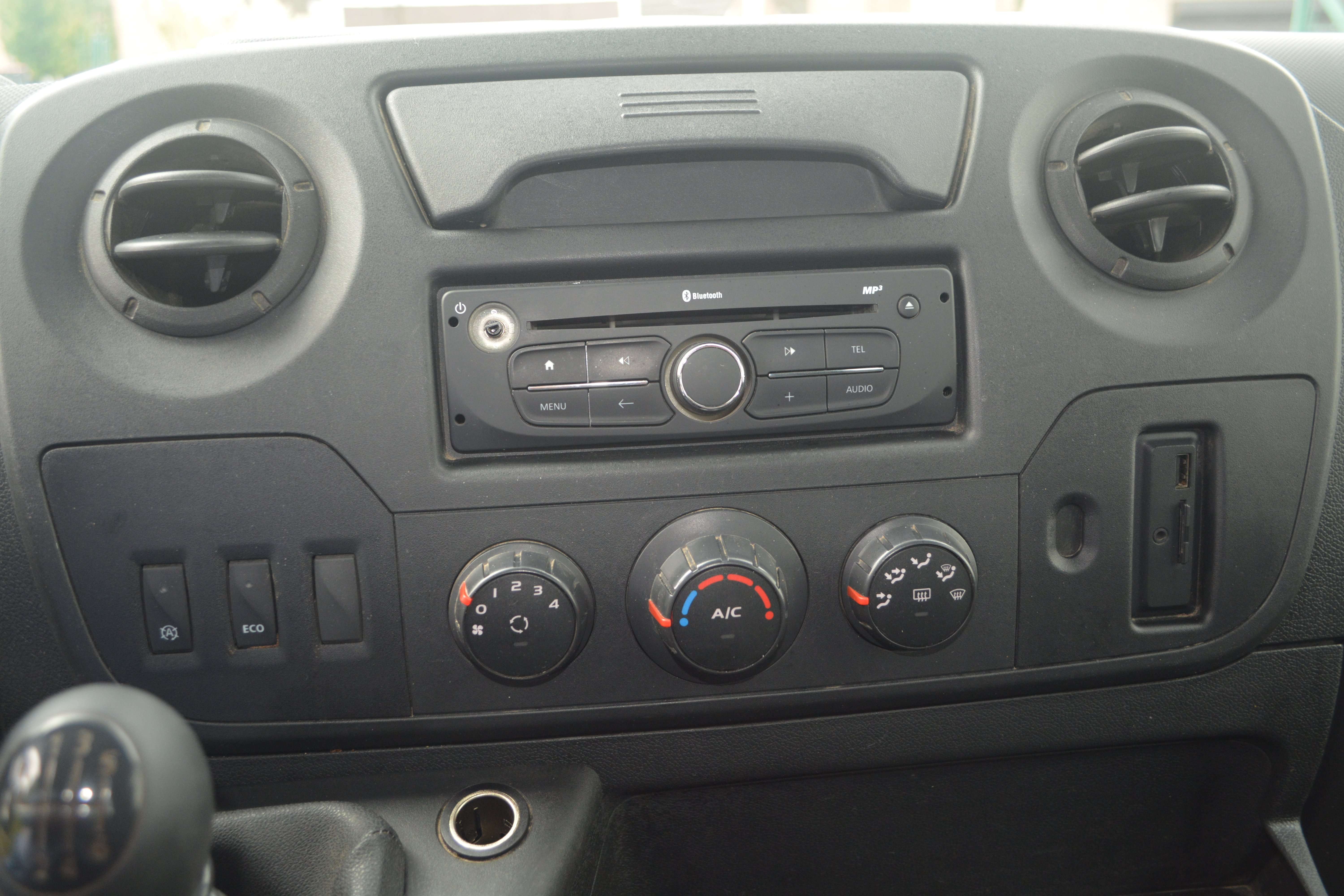 Renault Master 2.3 L D / KIPPER  / NAVI / AIRCO / 19800  +  BTW