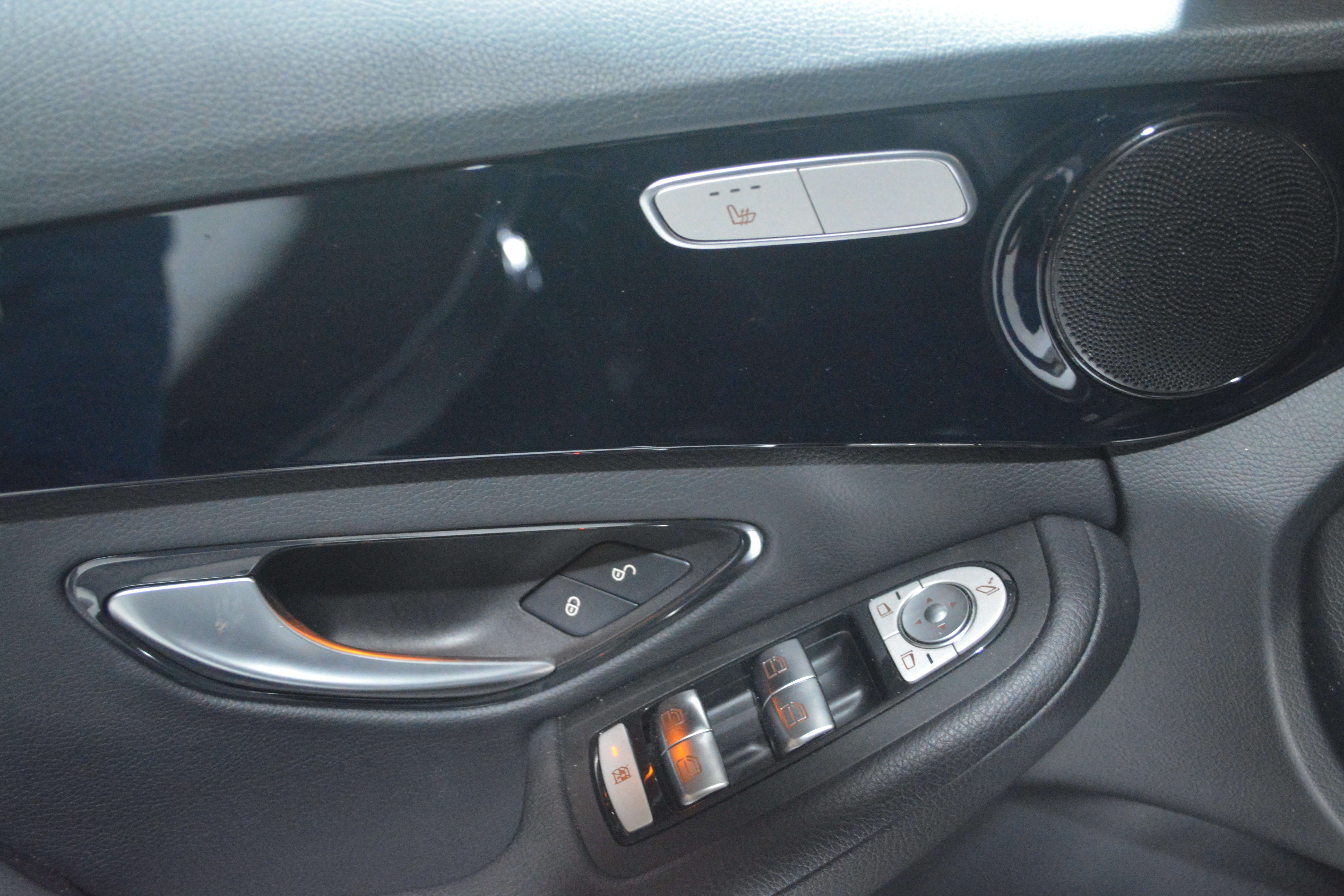 Mercedes-Benz C 180 d Business Solution LEDER / NAVI + CAM / 19" AMG