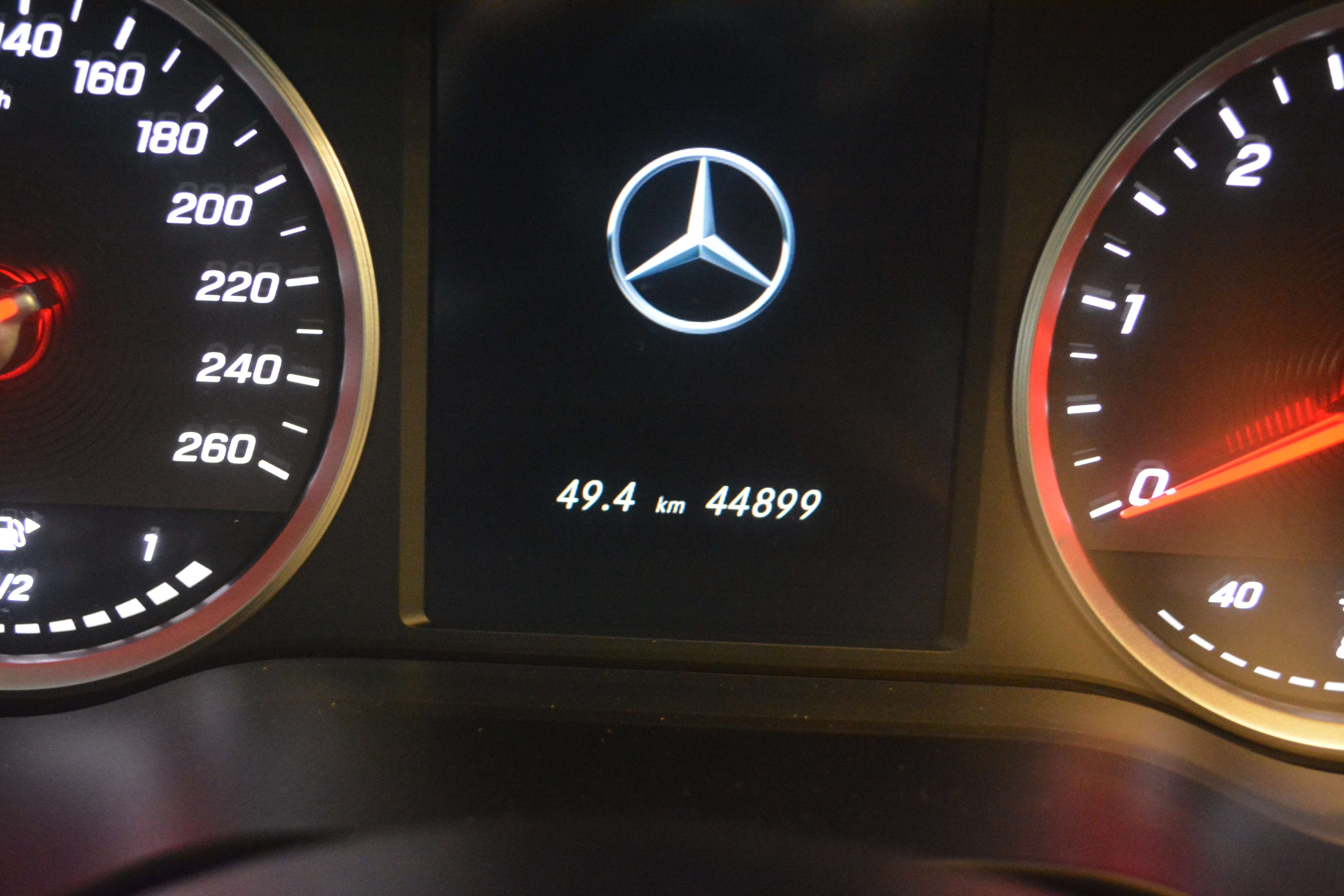 Mercedes-Benz C 180 d Business Solution LEDER / NAVI + CAM / 19" AMG