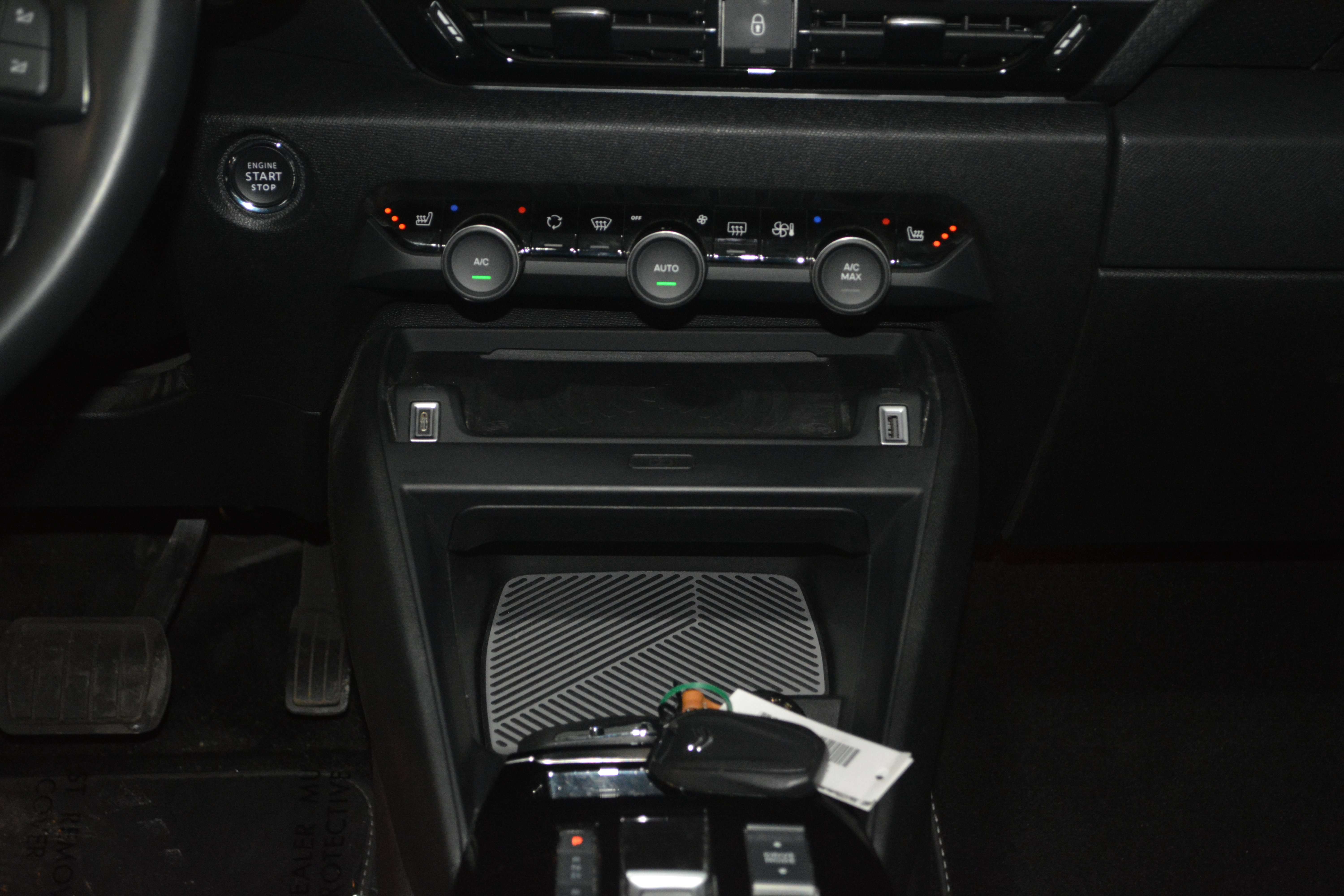 Citroen E-C4 X Shine Pack LEDER / NAVI + CAM / PANO / FULL
