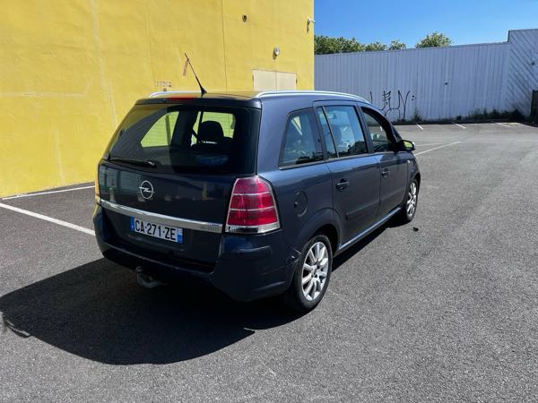 Opel Zafira II (2) 1.9 CDTI 120 FAP COSMO PACK