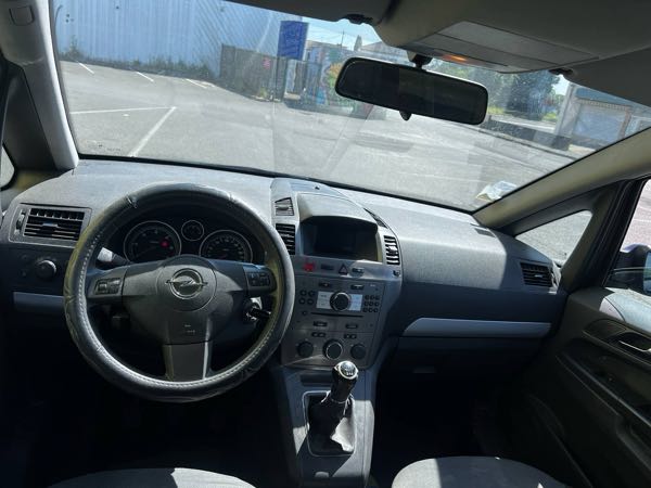 Opel Zafira II (2) 1.9 CDTI 120 FAP COSMO PACK