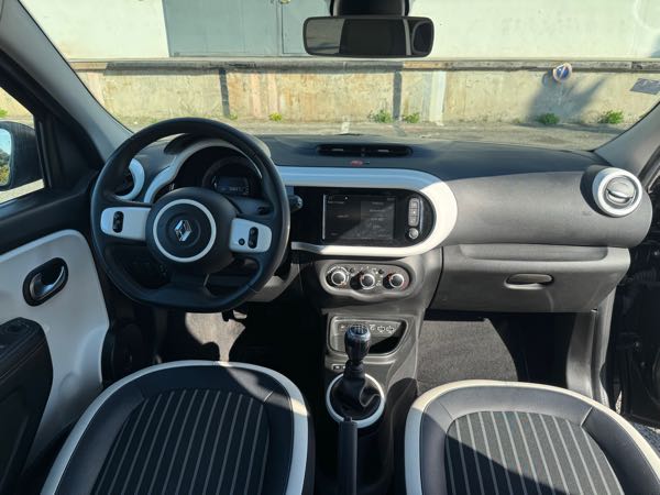 Renault Twingo III (2) 1.0 SCE 65 INTENS