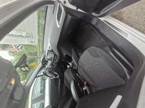 Peugeot 208 (2) 1.2 PURETECH 82 SIGNATURE 5P
