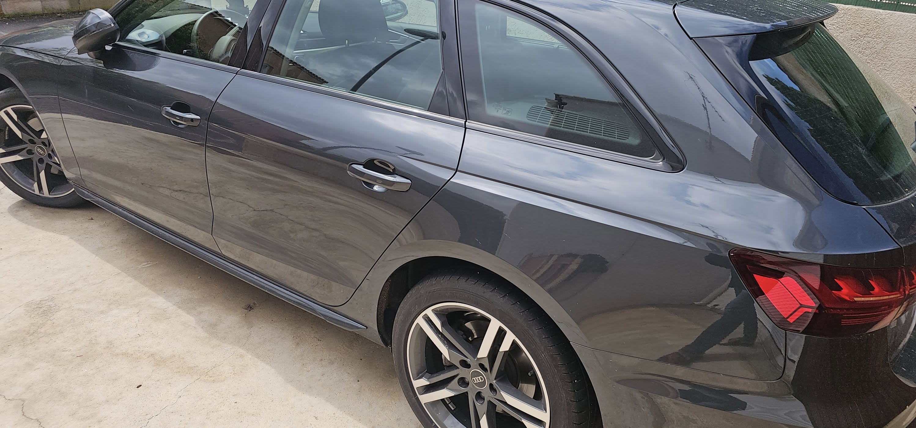 Audi A4 V (3) AVANT 40 TDI 204 AVUS S TRONIC
