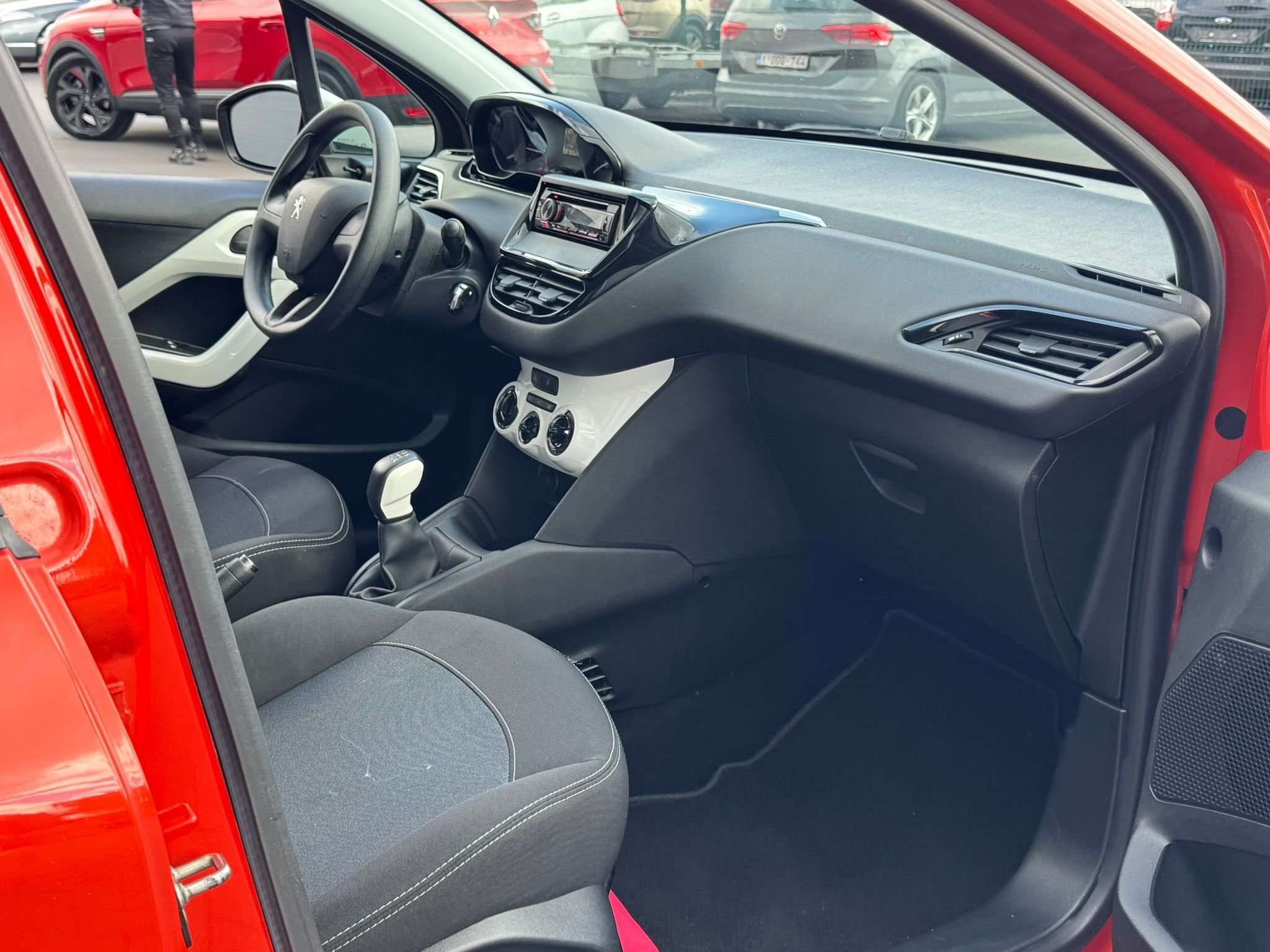Peugeot 208 1.2i Like / CLIM/REGULATEUR/GARANTIE