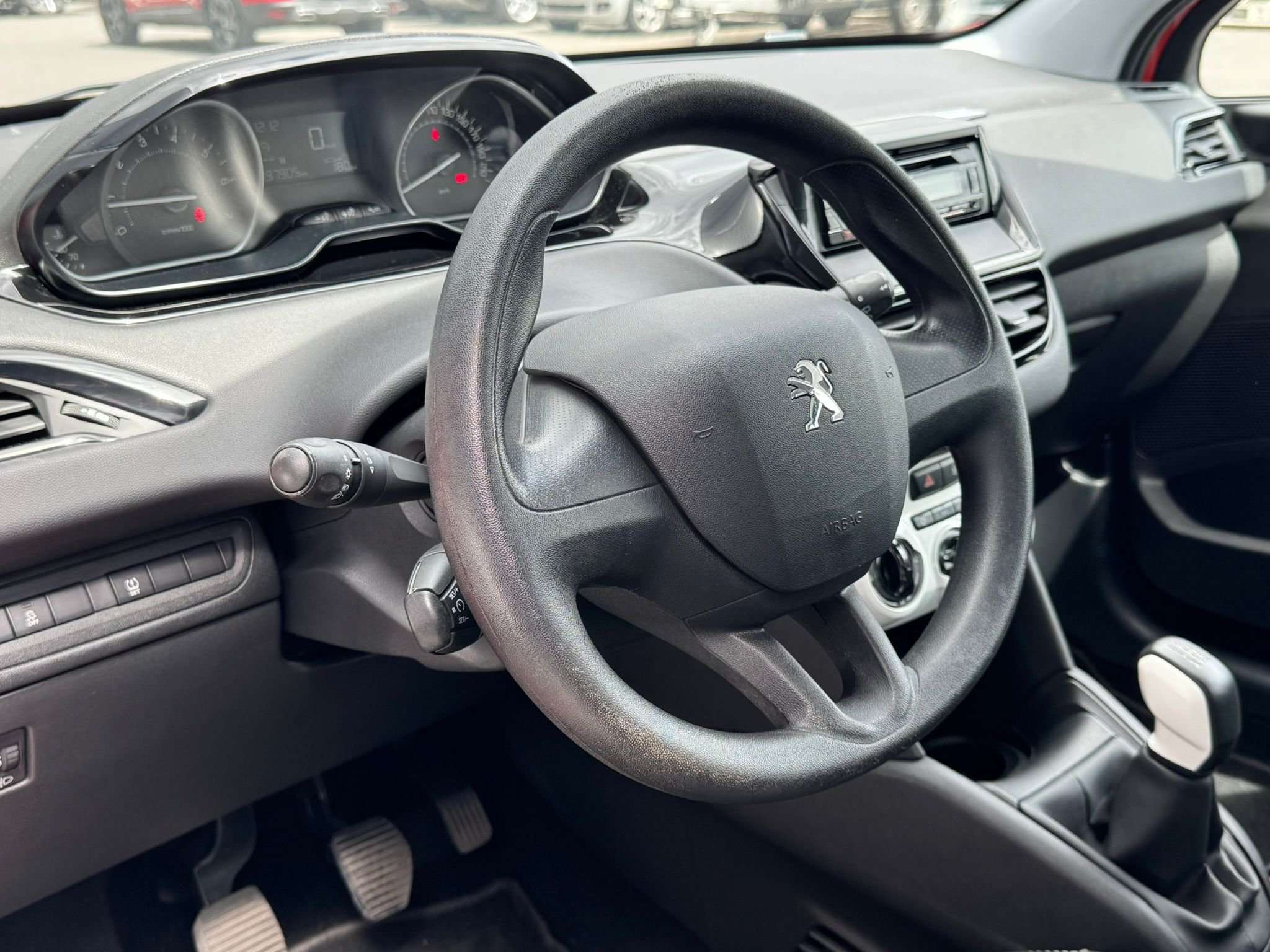 Peugeot 208 1.2i Like / CLIM/REGULATEUR/GARANTIE