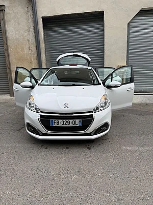 Peugeot 208 (2) 1.2 PURETECH 82 S&amp;S ACTIVE 5P