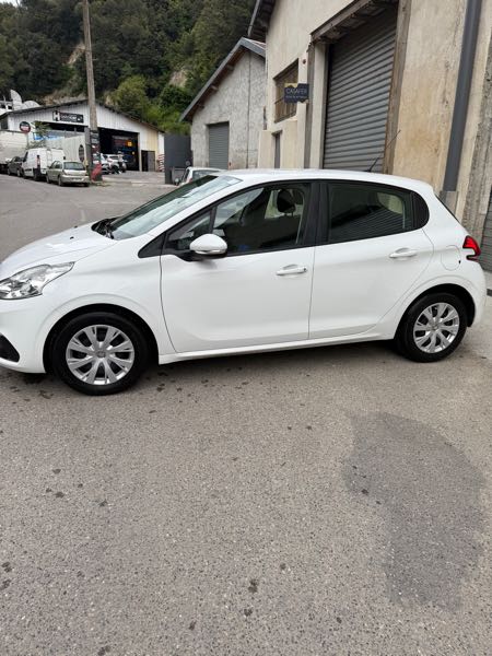 Peugeot 208 (2) 1.2 PURETECH 82 S&amp;S ACTIVE 5P