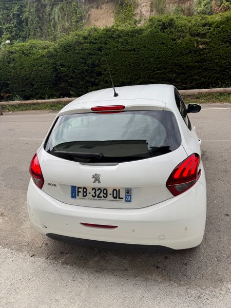 Peugeot 208 (2) 1.2 PURETECH 82 S&amp;S ACTIVE 5P
