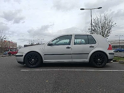 Volkswagen Golf IV 1.6 5P