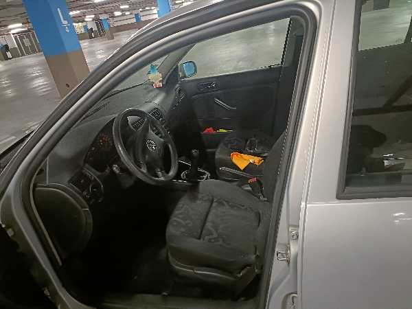 Volkswagen Golf IV 1.6 5P