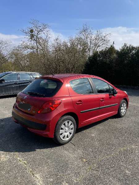 Peugeot 207 1.4 HDI 70 EXECUTIVE 5P