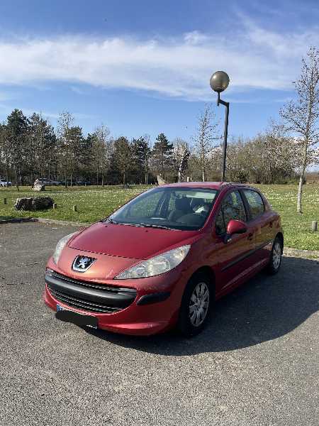 Peugeot 207 1.4 HDI 70 EXECUTIVE 5P