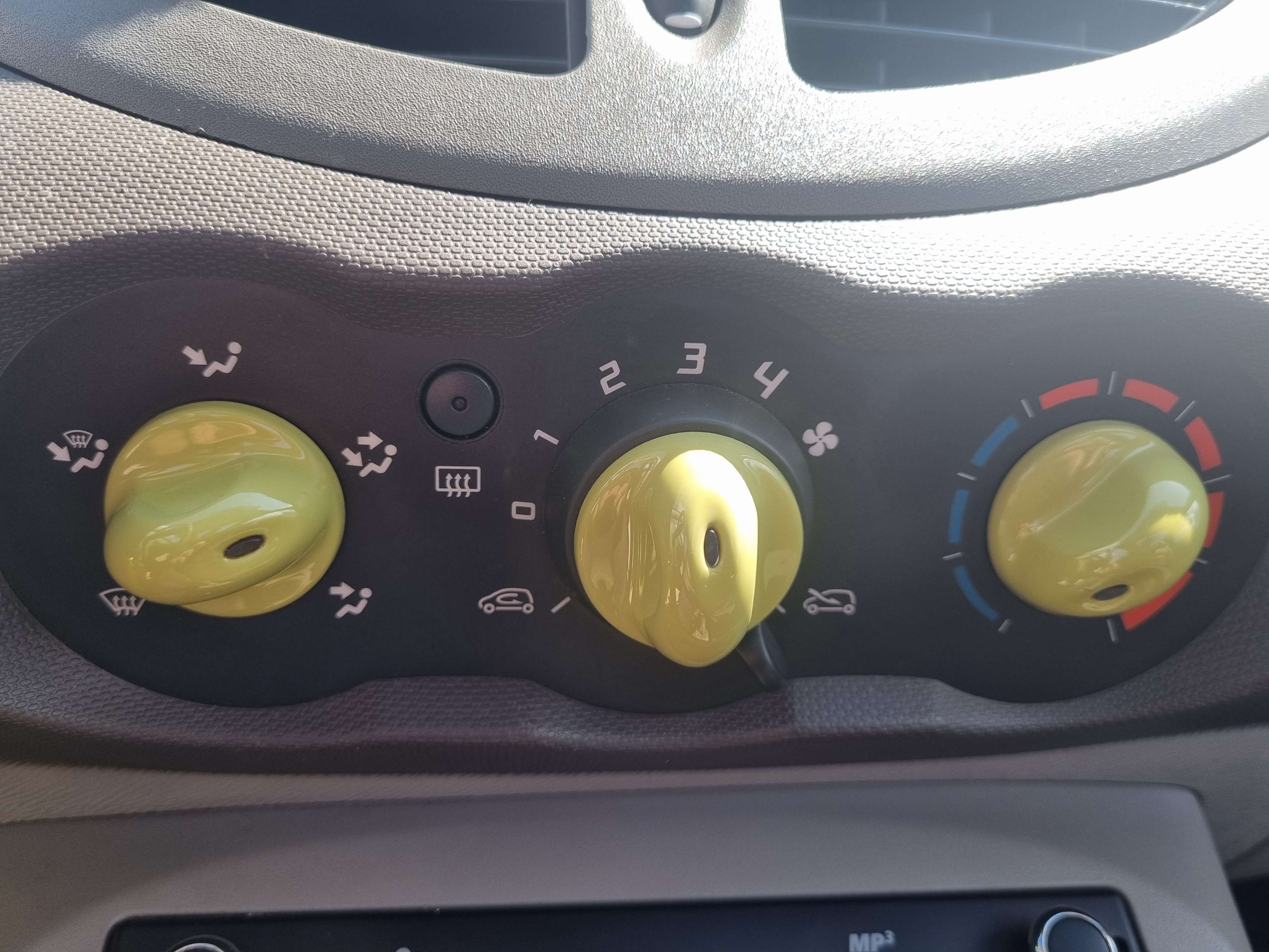 Renault Twingo 1.5 dCi Air//1 ERE MAIN//CARNET//USB/GARANTIE 12M