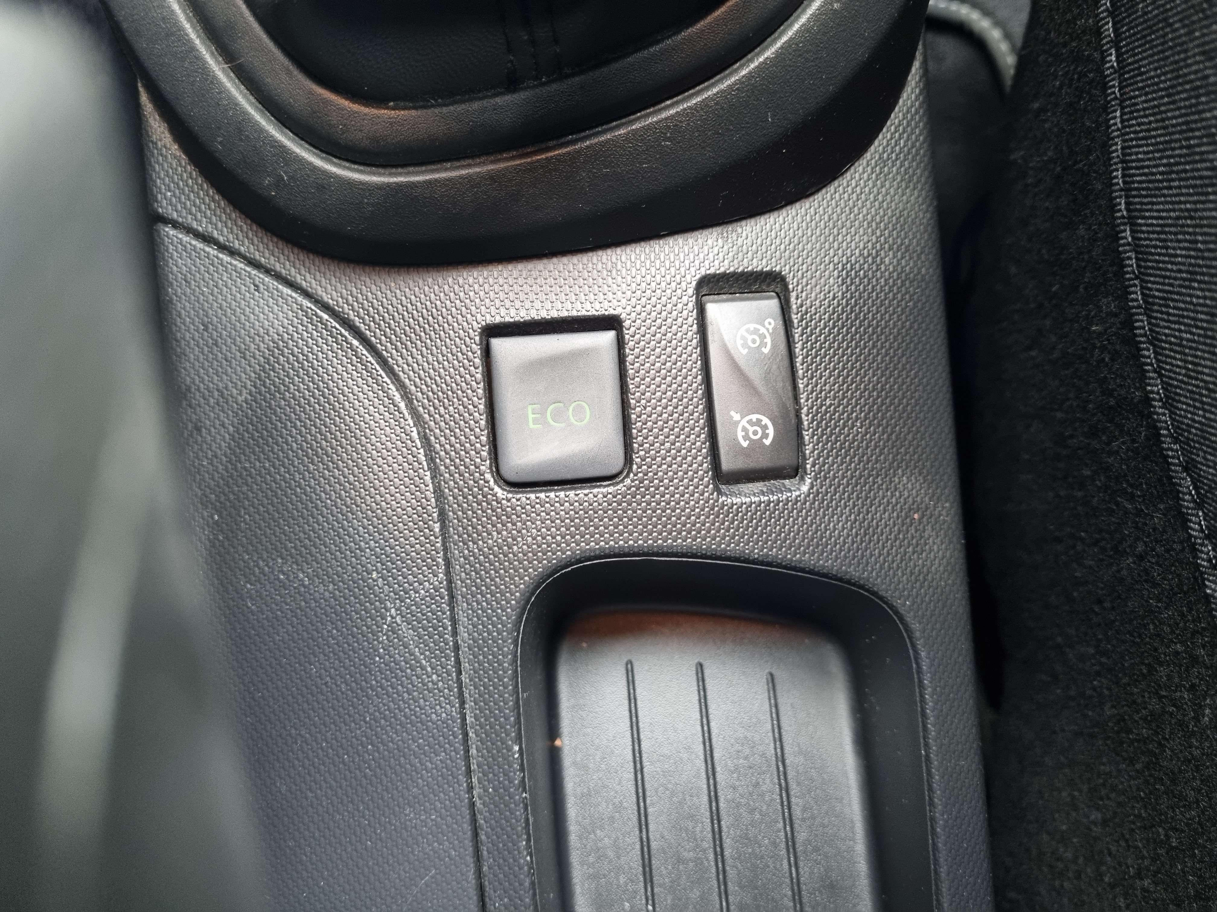 Renault Captur 1.5 dCi Energy Intens//CARNET//USB//CLIM/GARANTIE