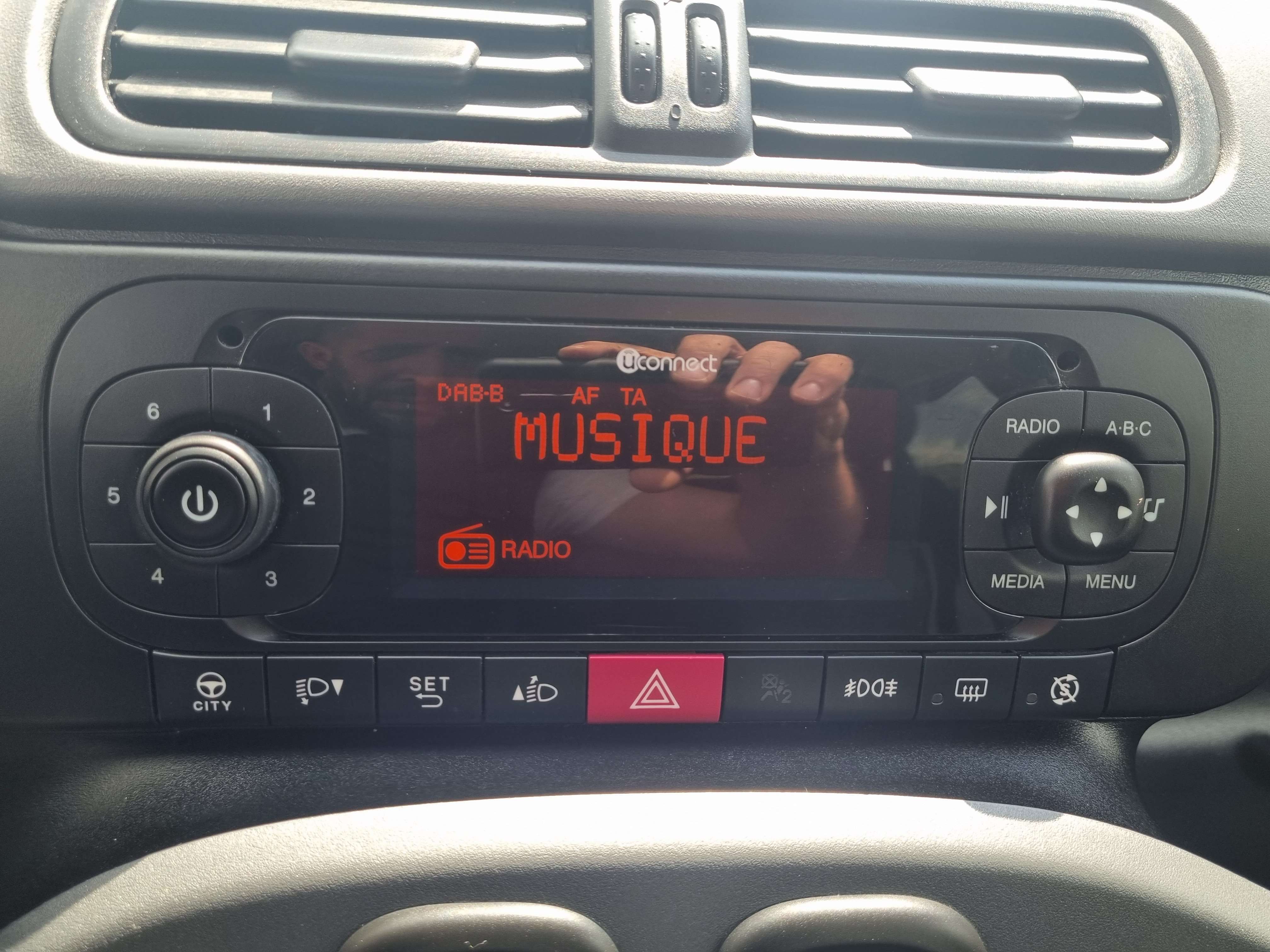 Fiat Panda 1.2i Cross// 1ERE MAIN//CLIM/USB/GARANTIE 12M