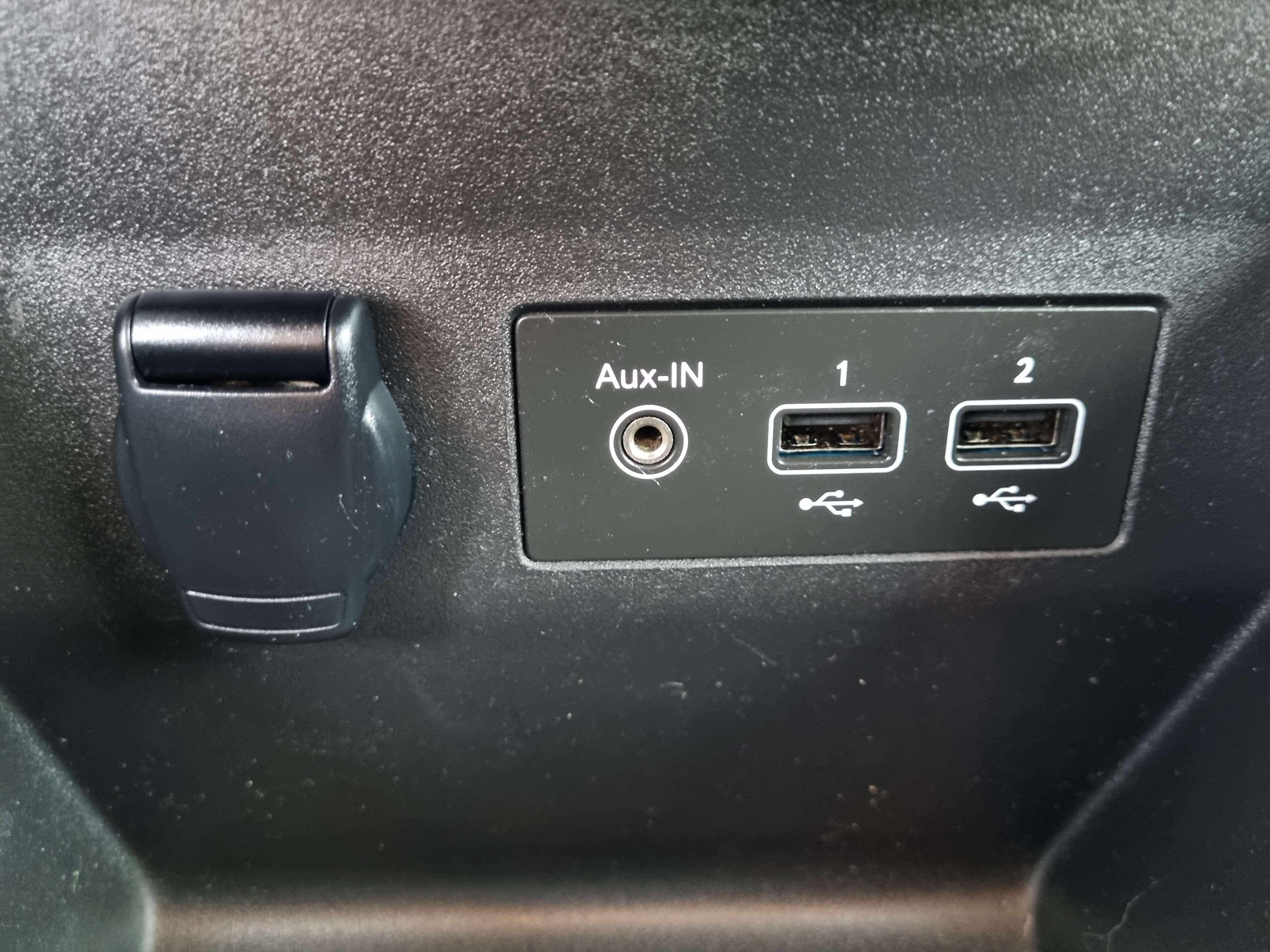 Renault Clio 1.0 TCe Initiale//SPORT//USB//CLIM//GARANTIE 12 M