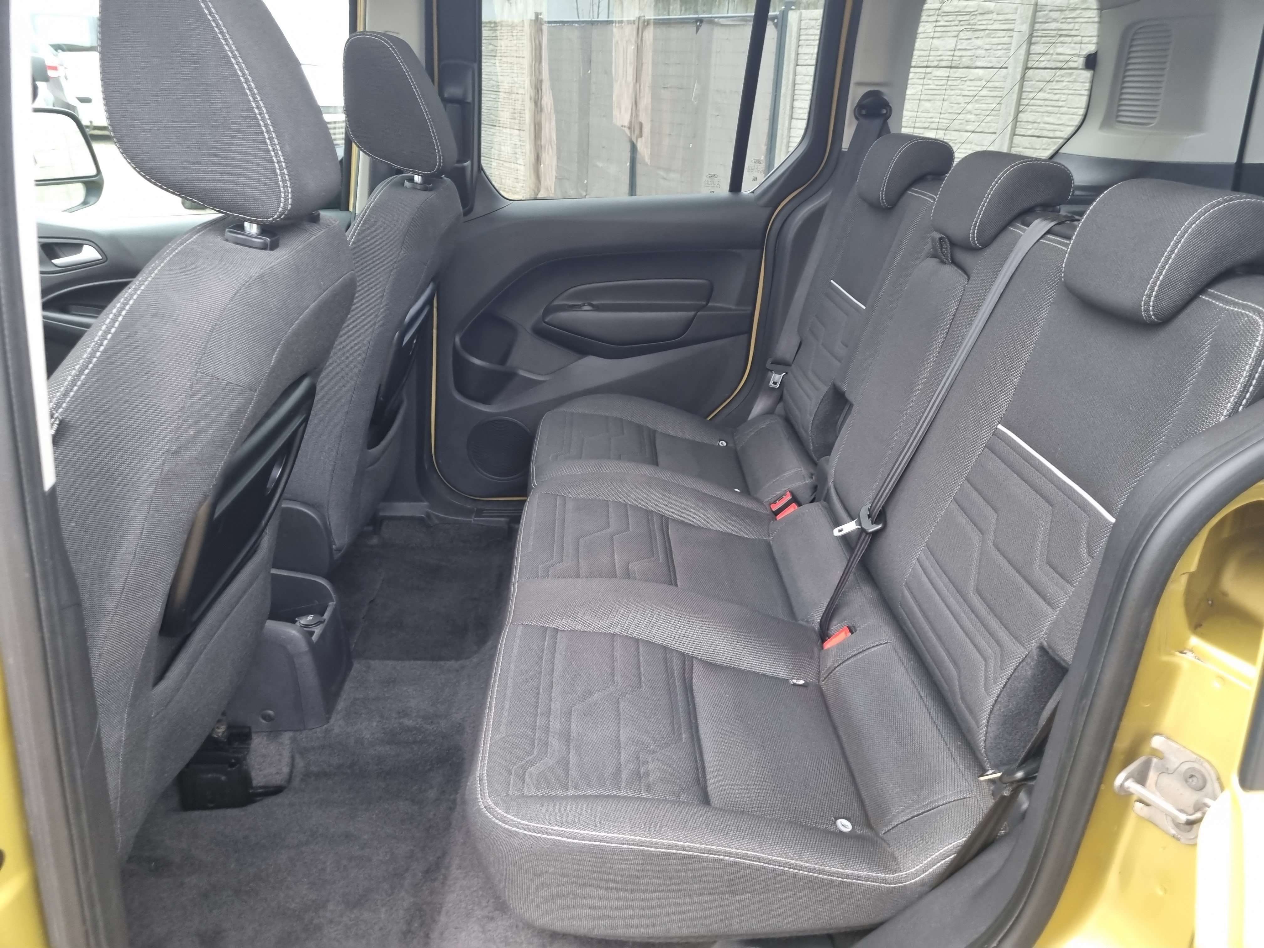 Ford Tourneo Connect titanium//CLIM//USB//TOIT PANO//GARANTIE 12M