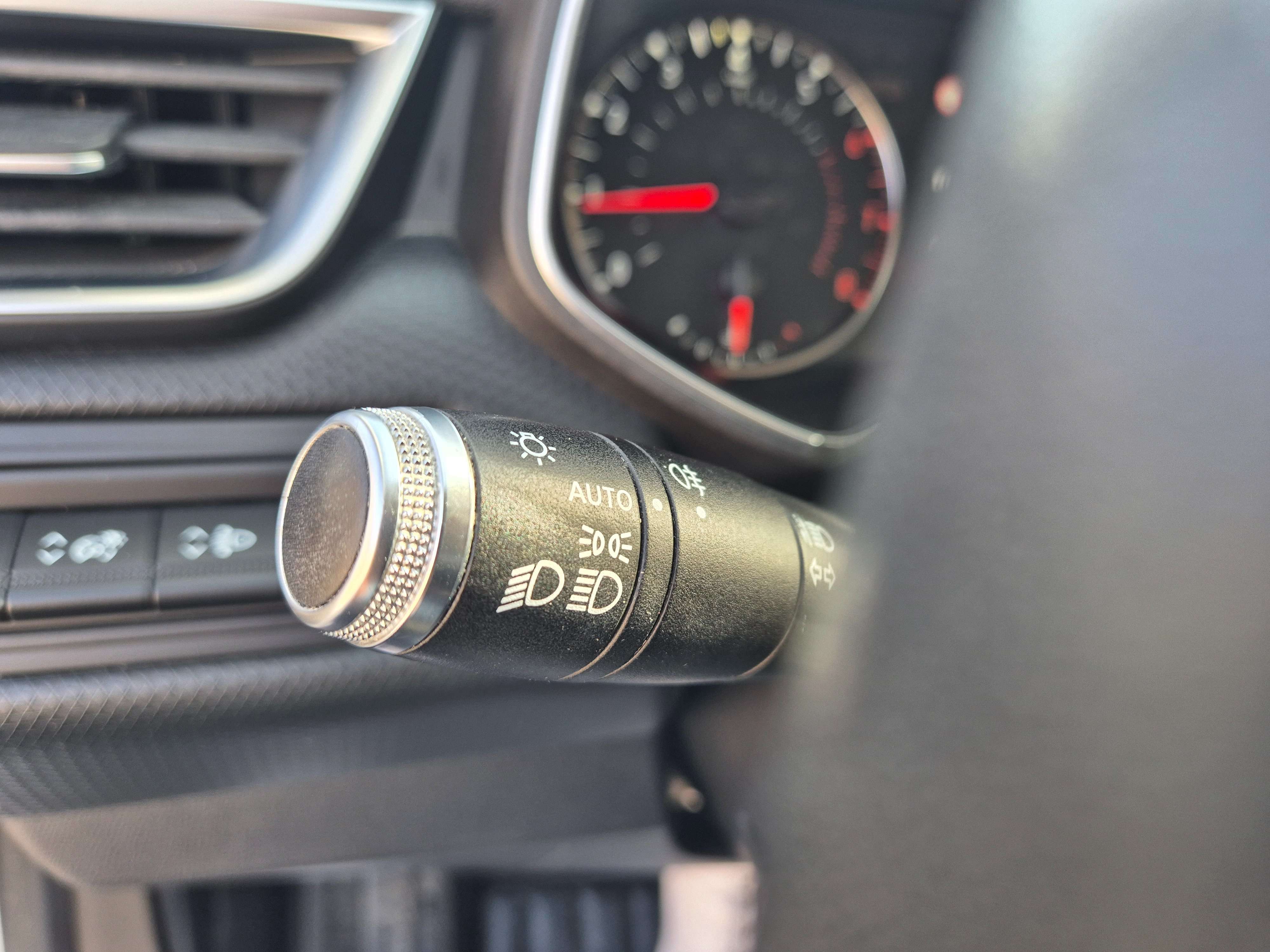 Renault Clio 1.0 TCe Intens// 44.000 KM//CARPLAY//GARANTIE 12M