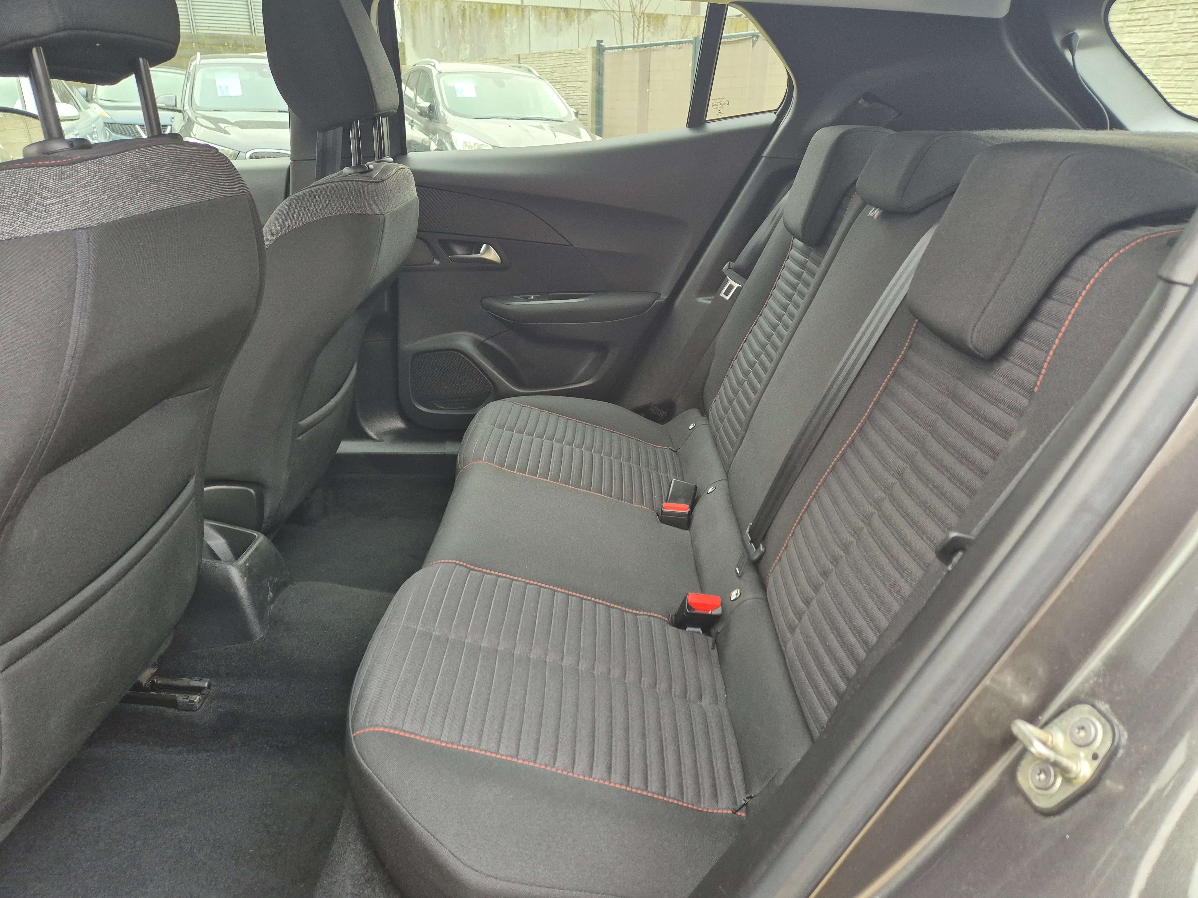 Peugeot 2008 1.5 BlueHDi Allure//CARNET//CARPLAY/GARANTIE 12M