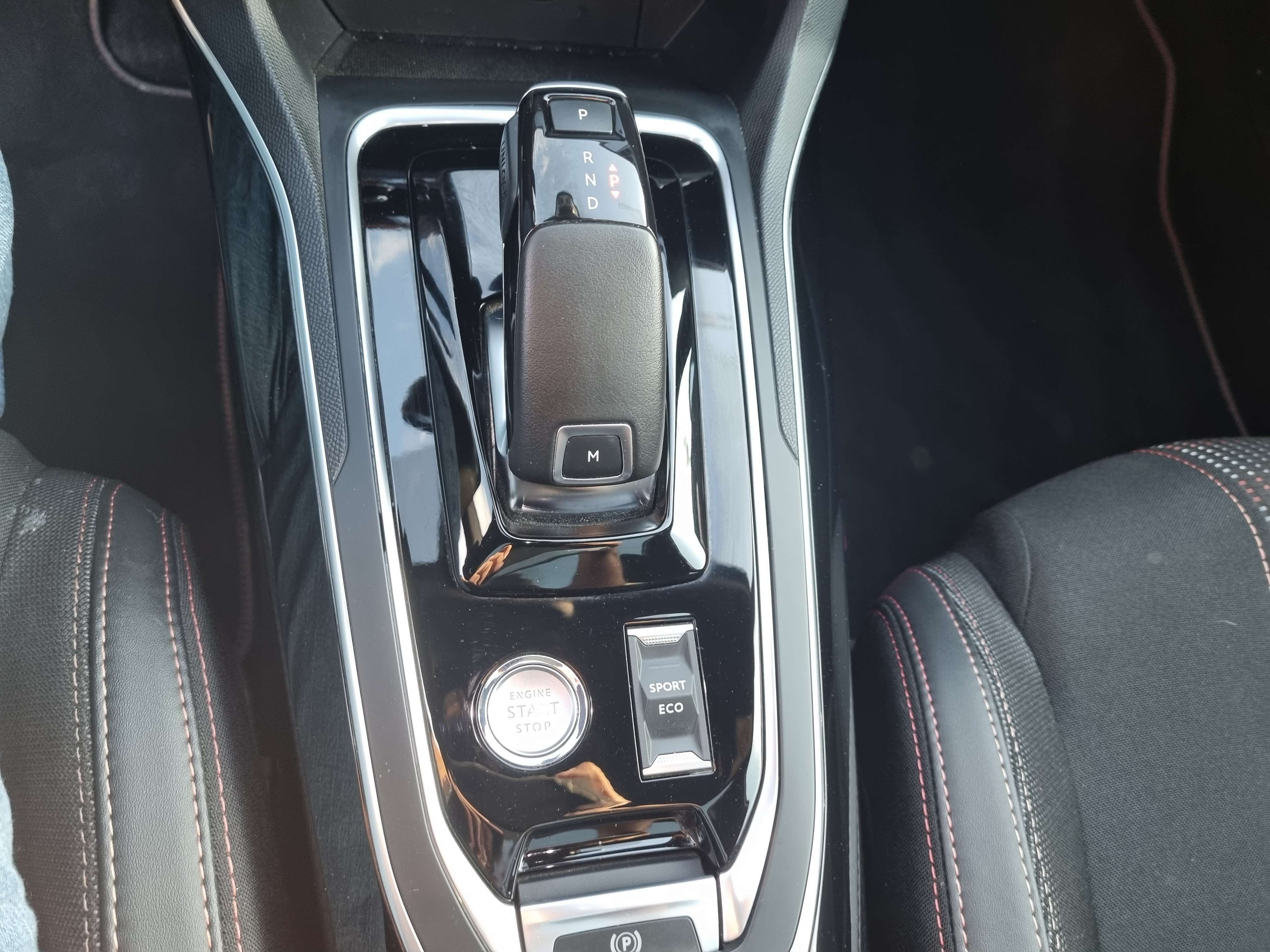 Peugeot 308 1.2  GT Line//CARNET//GPS/CLIM/GARANTIE