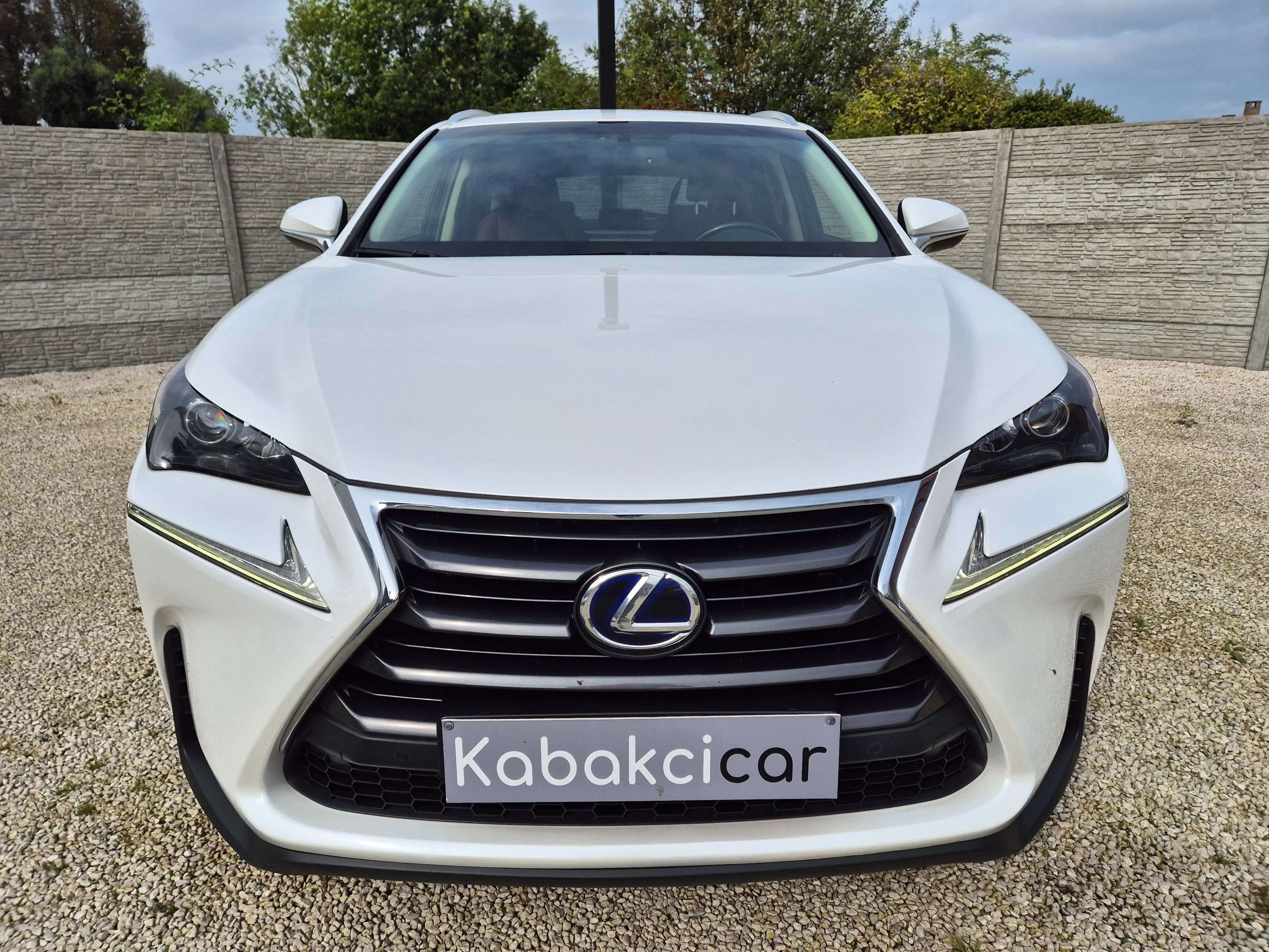 Lexus NX 300h 2.5i FWD Executive // HYBRID//CARNET/GARANTIE 12M