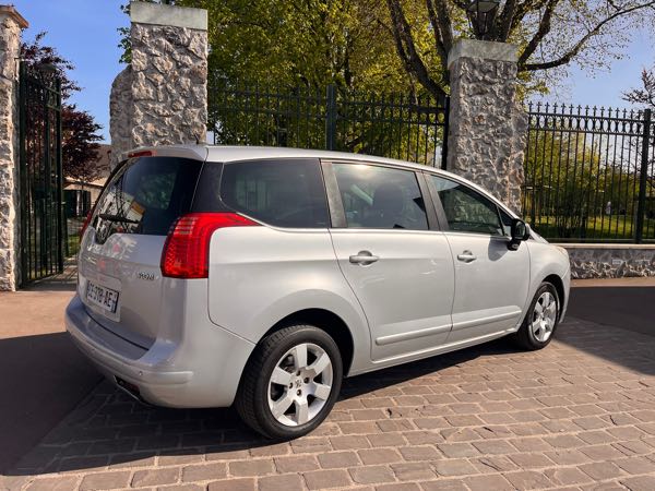 Peugeot 5008 2.0 HDI 150 FAP PREMIUM BV6 7PL